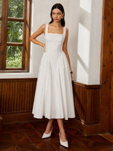 Ärmelloses, rückenfreies Midikleid mit quadratischem Ausschnitt